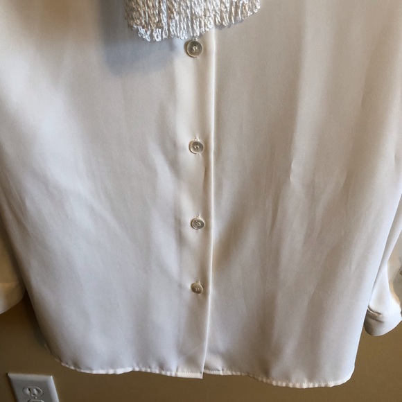 Liz Claiborne Size 10 Cream Colored Long Sleeve Blouse - Picture 3 of 6